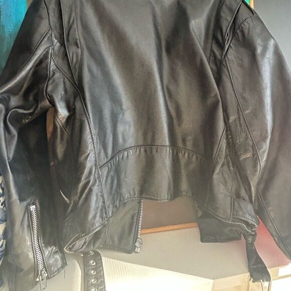 Vintage Black Leather Jacket - Picture 6 of 16